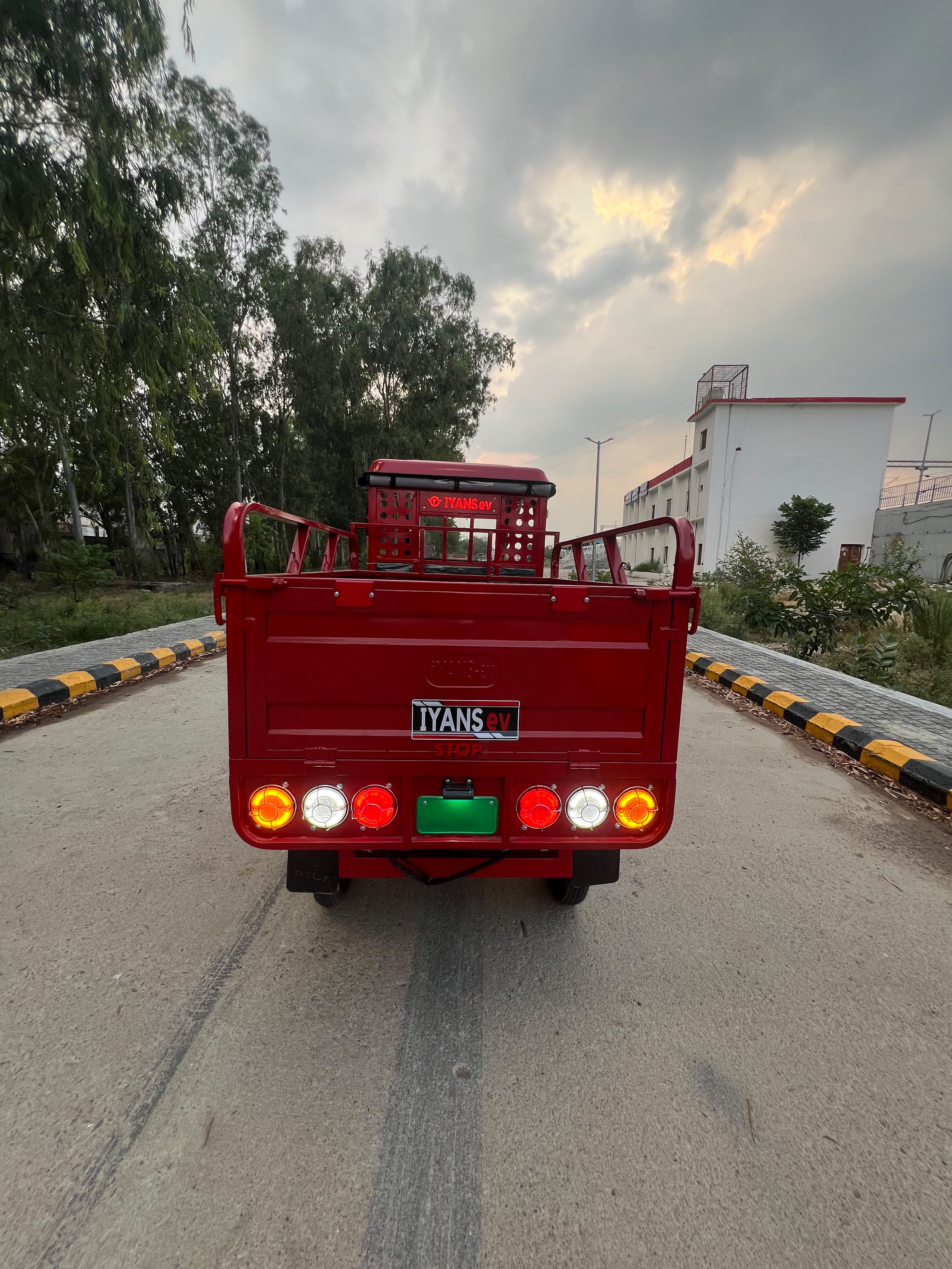 IYANS EV Loader Heavy Suspension Rear Deck