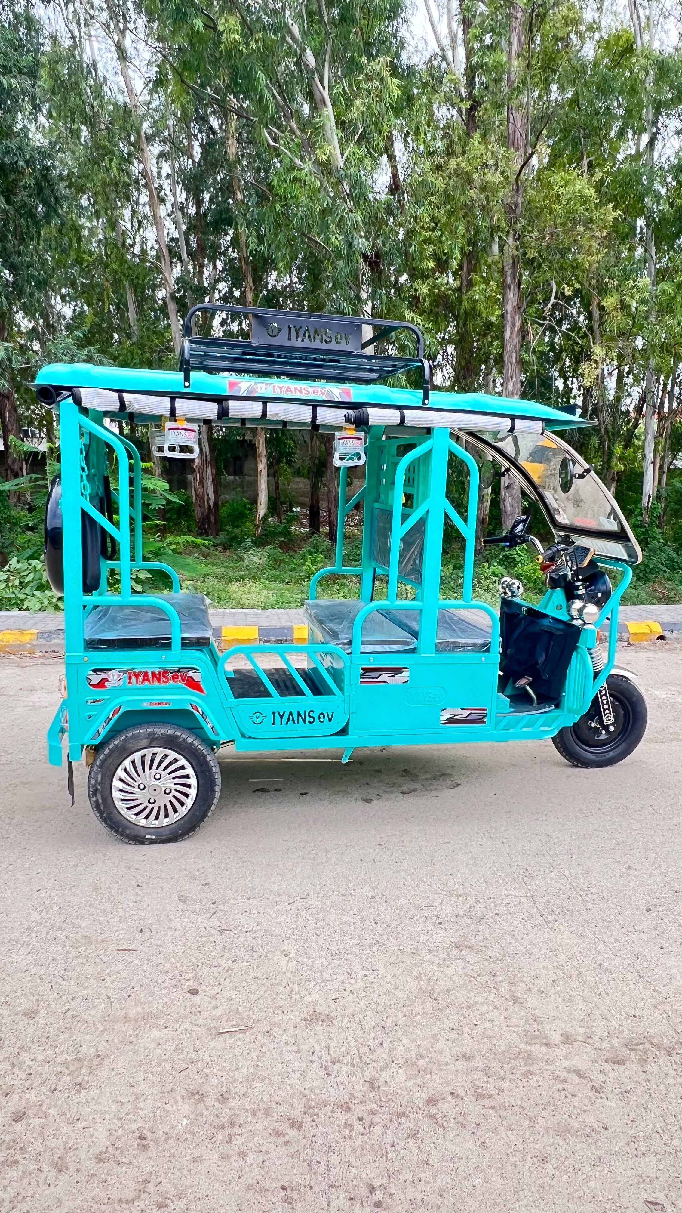 IYANS Teal Metallic Rickshaw Outdoor